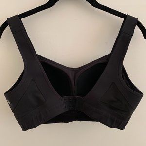LULULEMON black high impact sports bra with mesh paneling 34DD / 34E